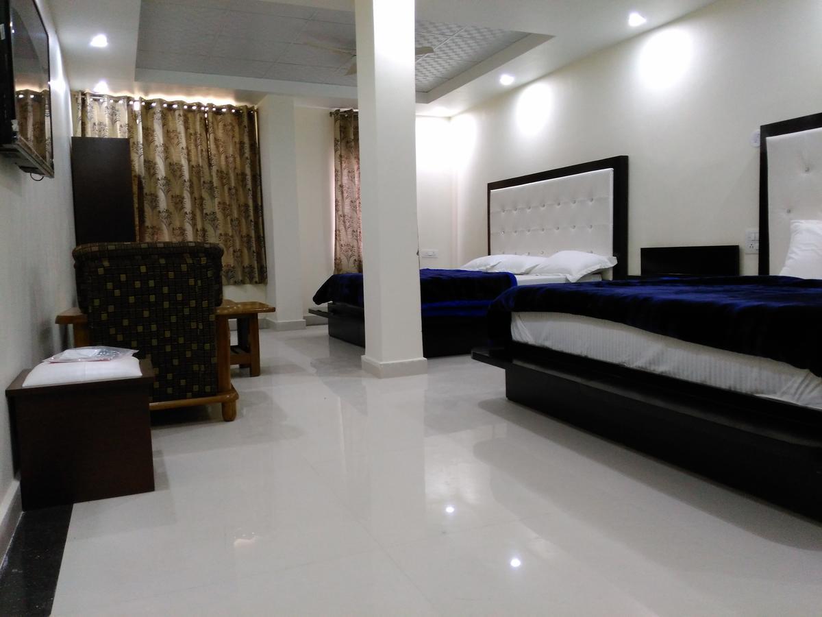 Hotel Platinum Plaza Rohtak Exterior foto