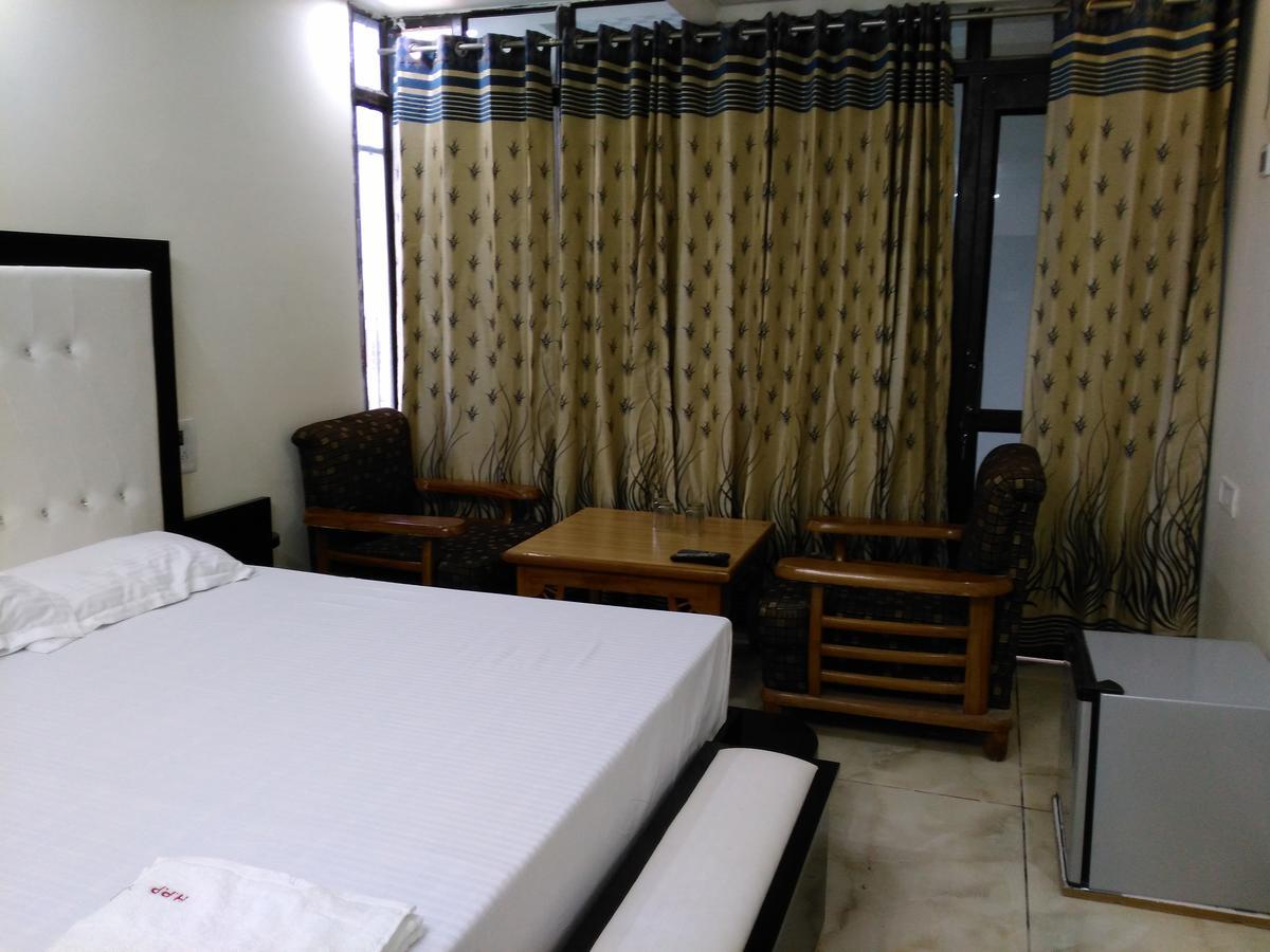 Hotel Platinum Plaza Rohtak Exterior foto